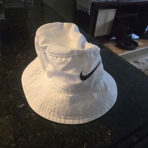 UPF 40+ White Bucket Hat